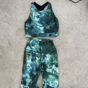 Carbon38 set. sports bra size SM, pants XS